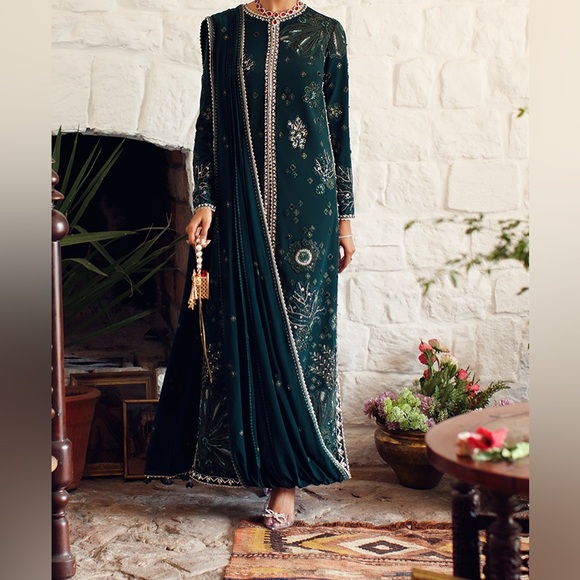 Suffuse Dresses & Skirts - Pakistani dress DARK GREEN EMBROIDERED GRIP SILK. Worn once for 1 hour.
